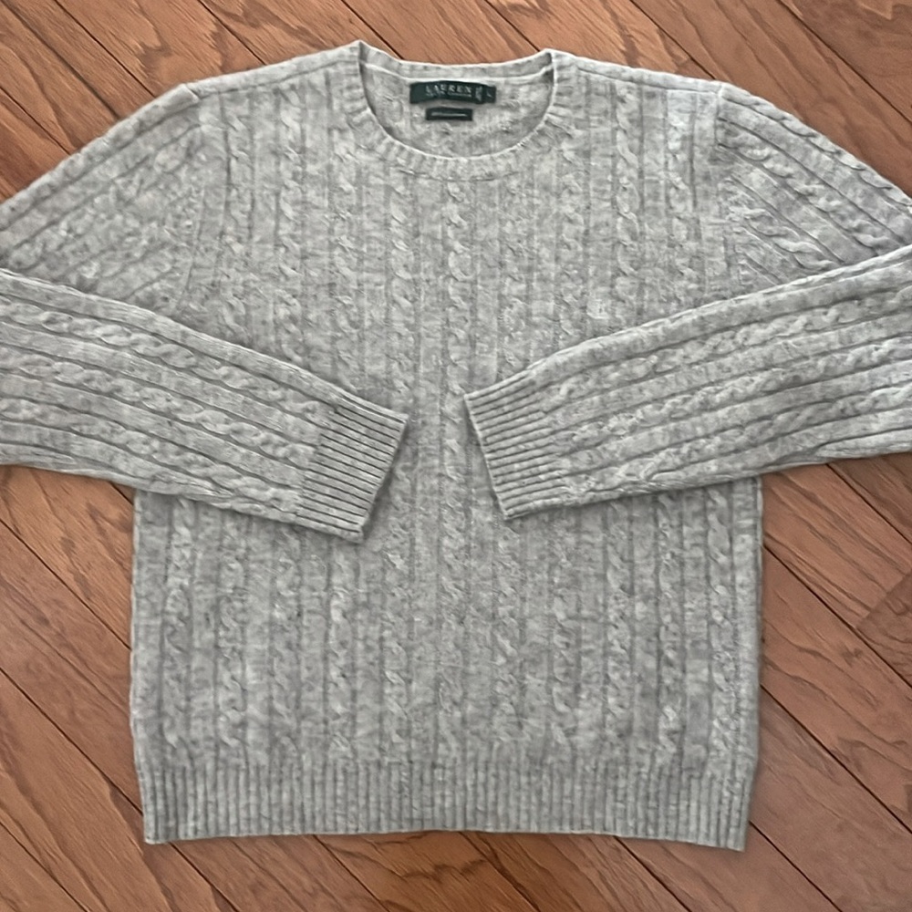 Lauren 100% cashmere sweater- gray